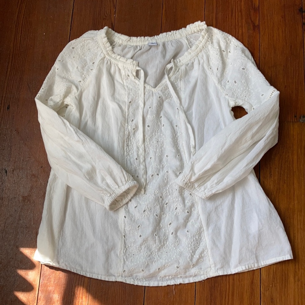 White Old Navy Eyelet Peasant style Top